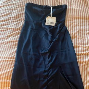 Strapless navy blue midi